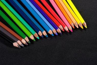 renkli pastel kalemler spektrumu