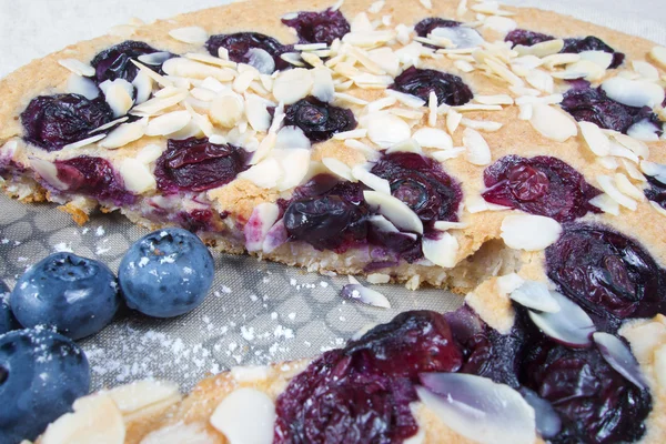 Gâteau aux bleuets santé faible en glucides aux amandes — Photo