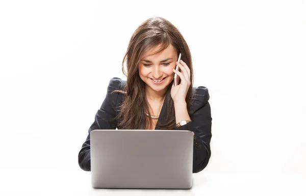 Young business woman working on laptop. — Stock Photo, Image