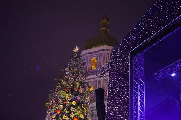 Новогодняя елка в Киеве — стоковое фото