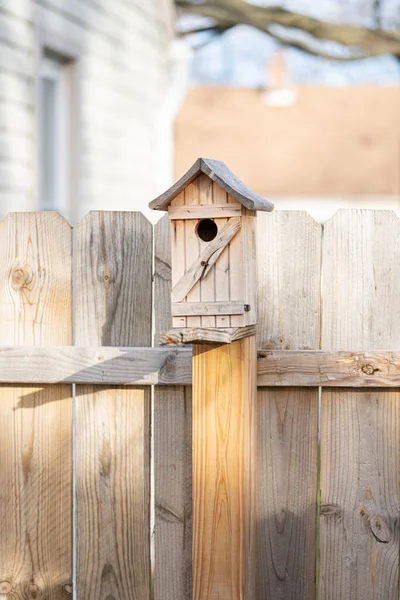 Klein Vogelhuisje Leeg Wacht Een Vogel — Stockfoto
