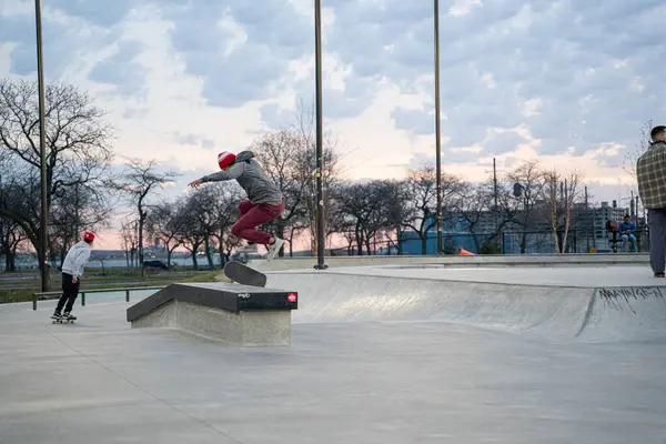 Patineurs Motards Entraînent Dans Skate Park Plein Air Detroit Michigan — Photo