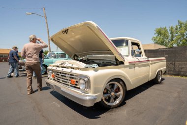 Columbus Anma Günü Şövalyeleri Hafta Sonu Klasik Araba ve Bisiklet Şovu, Clinton Township, Michigan, 05-30-2021