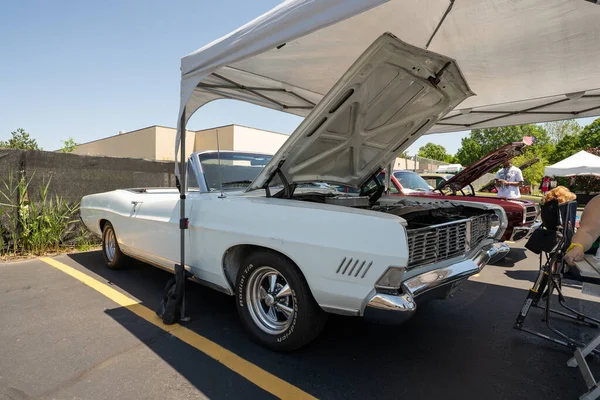 Columbus Anma Günü Şövalyeleri Hafta Sonu Klasik Araba ve Bisiklet Şovu, Clinton Township, Michigan, 05-30-2021