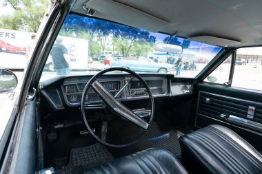 Metrokruvazörler 2021 Babalar Günü Araba Fuarı, Warren, Michigan, 06-20-2021