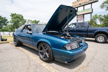 Metrokruvazörler 2021 Babalar Günü Araba Fuarı, Warren, Michigan, 06-20-2021