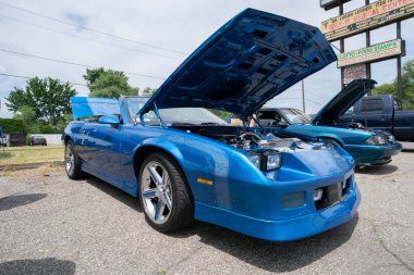 Metrokruvazörler 2021 Babalar Günü Araba Fuarı, Warren, Michigan, 06-20-2021