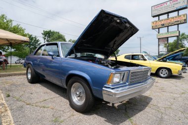 Metrokruvazörler 2021 Babalar Günü Araba Fuarı, Warren, Michigan, 06-20-2021