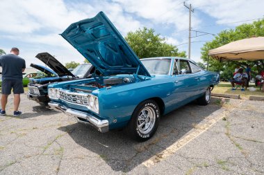 Metrokruvazörler 2021 Babalar Günü Araba Fuarı, Warren, Michigan, 06-20-2021