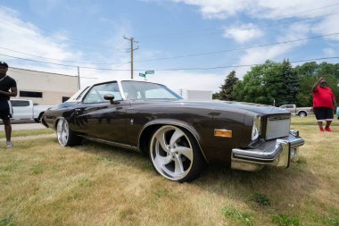 Metrokruvazörler 2021 Babalar Günü Araba Fuarı, Warren, Michigan, 06-20-2021