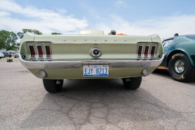 Metrokruvazörler 2021 Babalar Günü Araba Fuarı, Warren, Michigan, 06-20-2021