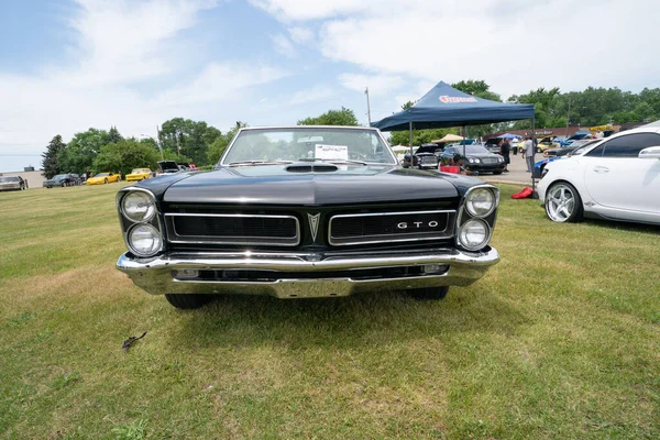 Metrocruisers 2021 Fars Dag Bilutställning Warren Michigan 2021 — Stockfoto