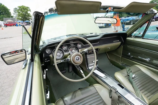 Metrocruisers 2021 Father Day Car Show Warren Michigan 2021 — Stock Photo, Image