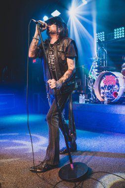 80 'lerin rock grubu Faster Pussycat 7-02-2021' de Chesterfield, Michigan 'daki Diesel Concert Theater' da canlı performans sergiliyor.