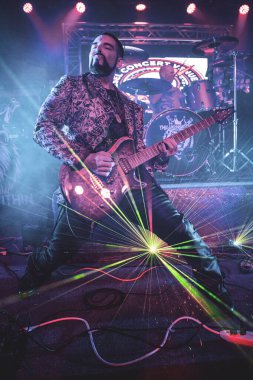 Lion Within, Detroit, Michigan 'daki Deisel konserlerinde 08-07-2021' de canlı performans sergiliyor.