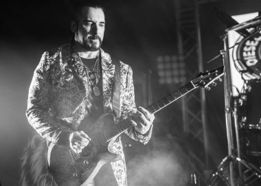 Lion Within, Detroit, Michigan 'daki Deisel konserlerinde 08-07-2021' de canlı performans sergiliyor.