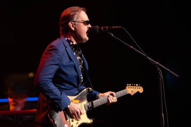 Joe Bonamassa 7 Kasım 2025 'te Detroit, Michigan' daki Fox Theater 'da canlı performans sergiliyor.
