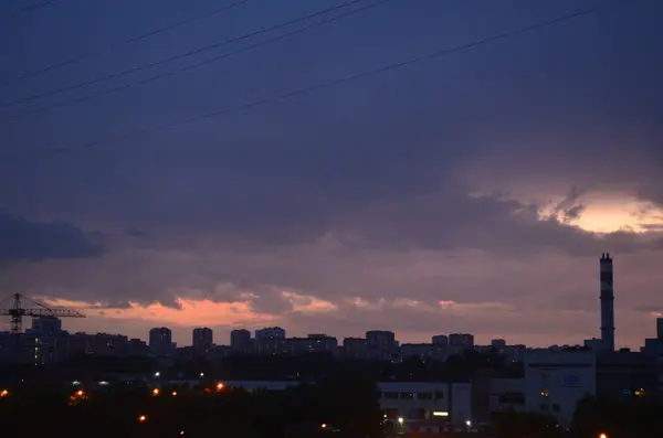 Pôr Sol Saída Sobre Casas Cidade — Fotografia de Stock