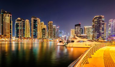 Gece dubai marina manzarası, Dubai, Birleşik Arap Emirlikleri
