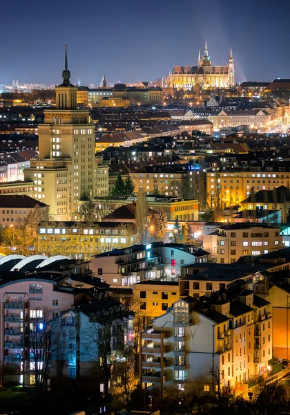 St. Vitus-Kathedrale in der Nacht, Prag, Tschechische Republik — Stockfoto