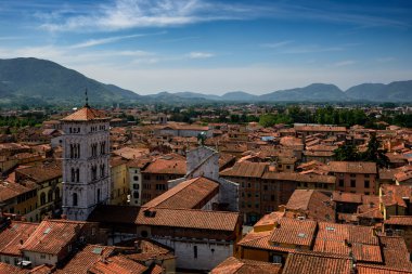 Görünüm Lucca ve San Michele Kilisesi, Lucca, İtalya