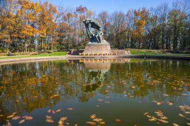 Chopin heykel Łazienki Parkı, Varşova, Polonya