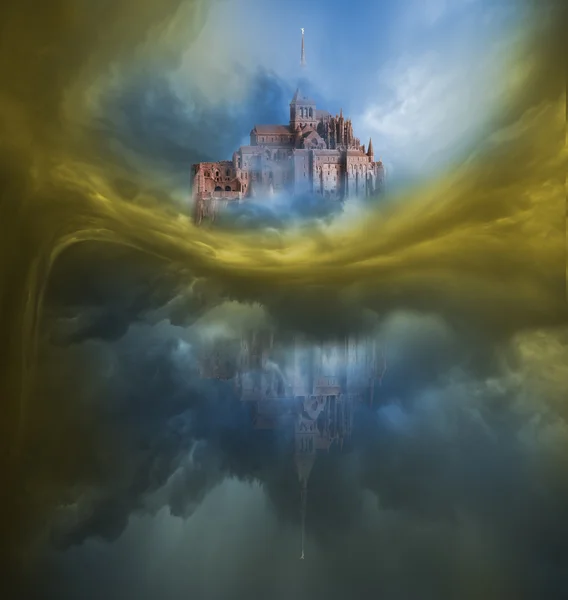 Bunte wolkenvariation mit mont saint michel Stockbild