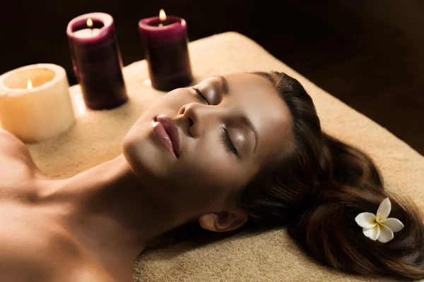 The girl relaxes in the spa — Stock Photo, Image