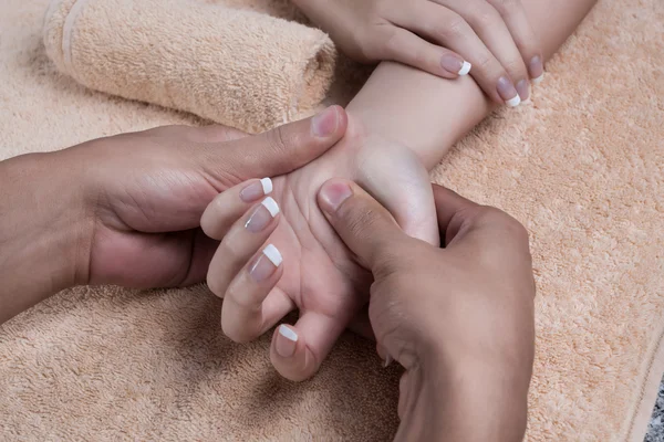 Massaggio dopo manicure . — Foto Stock