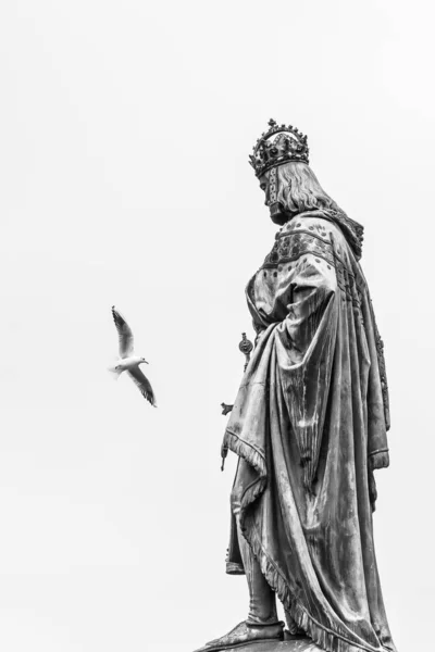 Seagull Flies Statue King Charles Bridge Prague High Key — Stock Photo, Image