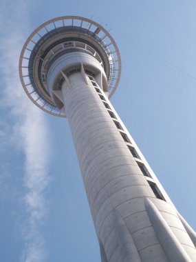 Sky Tower aşağıdan