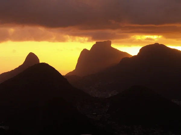 Rio Montagne Tramonto — Foto Stock