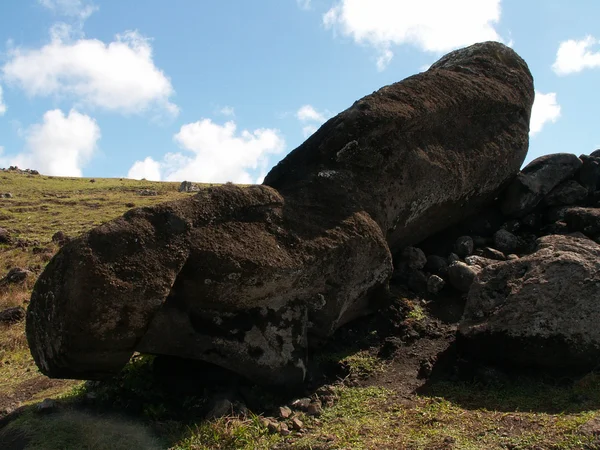 Caído Moai — Fotografia de Stock