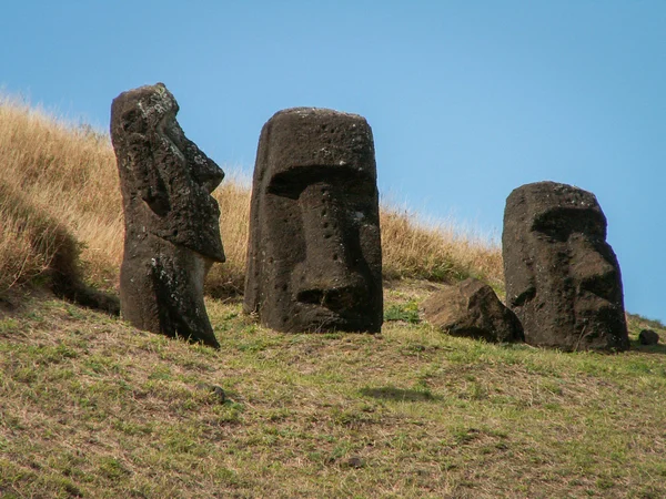 Tres Moai — Foto de Stock