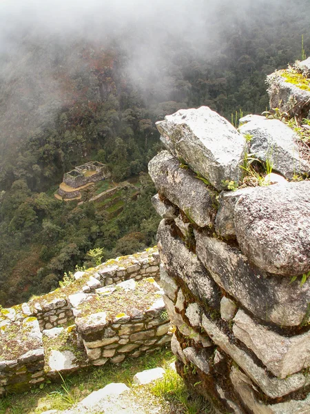 Inca rovina incorniciato da muro — Foto Stock