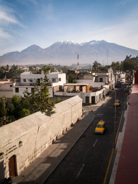 Chachani vue sur la ville — Photo