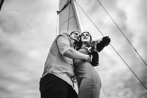 Pretty couple on yacht — Stock Photo, Image