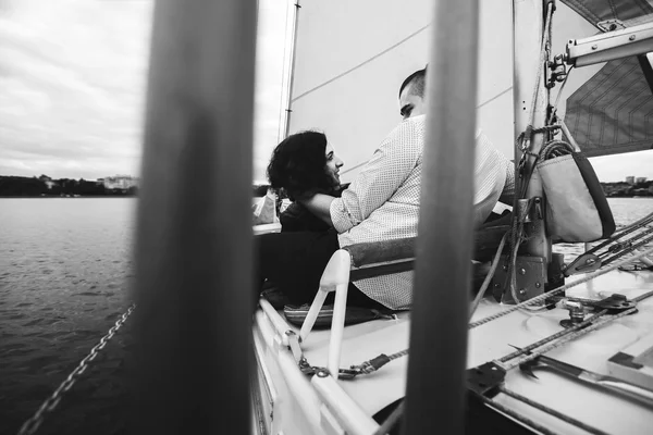 Pretty couple on yacht — Stock Photo, Image