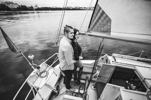 Pretty couple on yacht — Stock Photo, Image