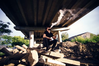 Vaper güneş gözlüğü sakallı