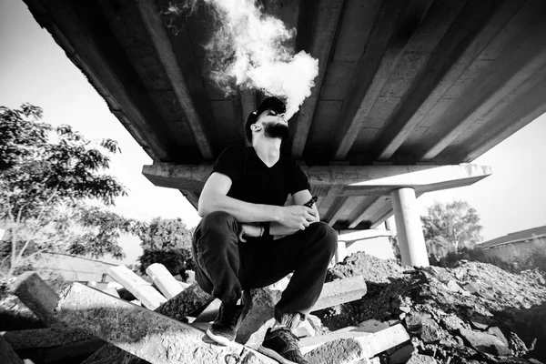 Vaper güneş gözlüğü sakallı