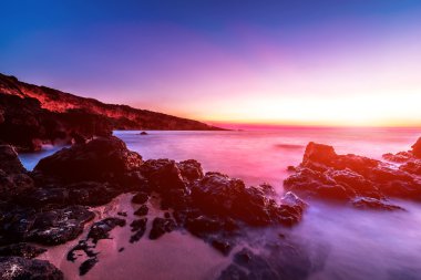 Akşam gün batımı Denizde