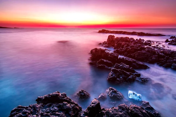 Avond zonsondergang op de zee — Stockfoto