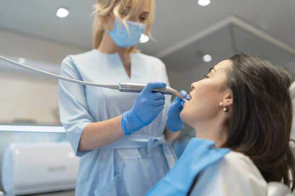 Female Dentist Dental Clinic Providing Examination Treatment Oral Cavity Female — Stock Photo, Image