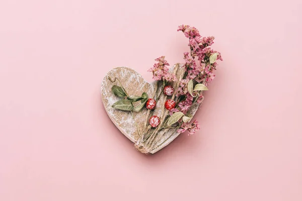 Creative Flat Lay Wooden Heart Soft Color Background Natural Plants — Stock Photo, Image