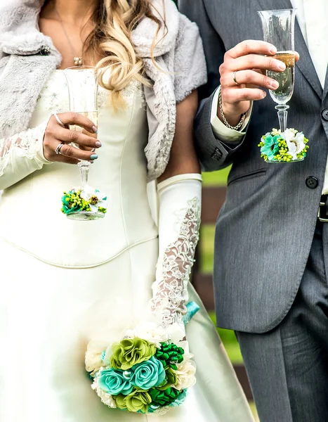 Casamento casal ao ar livre — Fotografia de Stock