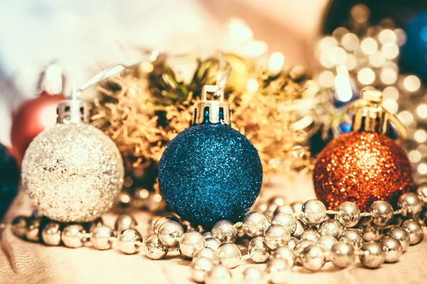 Kerstdecoratie met multicolor ballonnen — Stockfoto