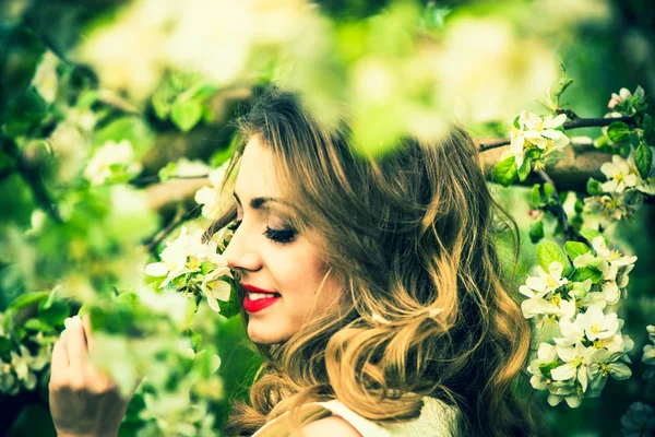 One pretty girl in the garden — Stock Photo, Image