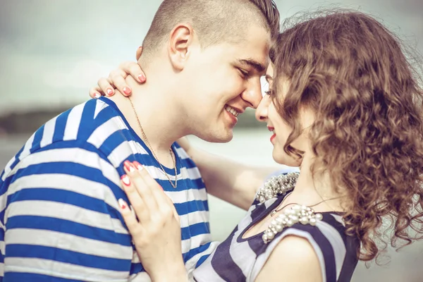 Casal bonito ao ar livre — Fotografia de Stock