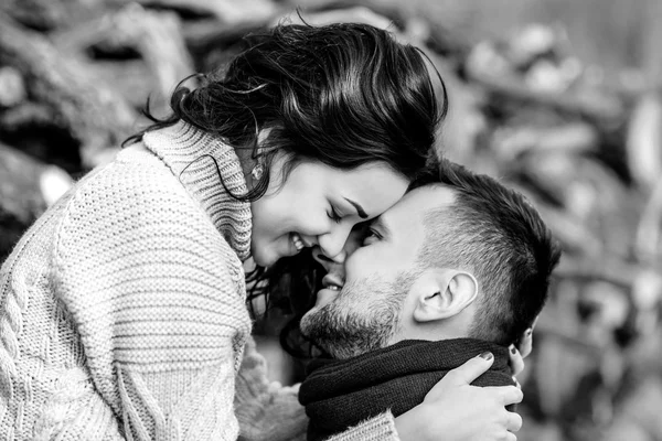 Pareja feliz joven —  Fotos de Stock